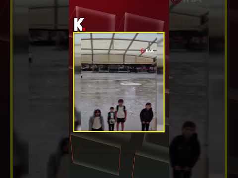 Yağmur altında istiklal marşı okuyan ilkokul öğrencisi takdir topladı #shorts